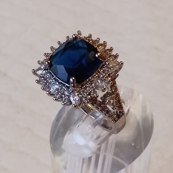 Silver Fashion Blue Tanzanite Halo Statement Ring Size 7 NWOT - Picture 4 of 13